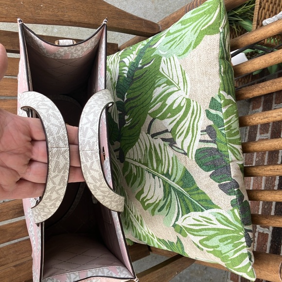 💕Authentic Michael Kors Kenly tote bag with strap - Picture 10 of 12